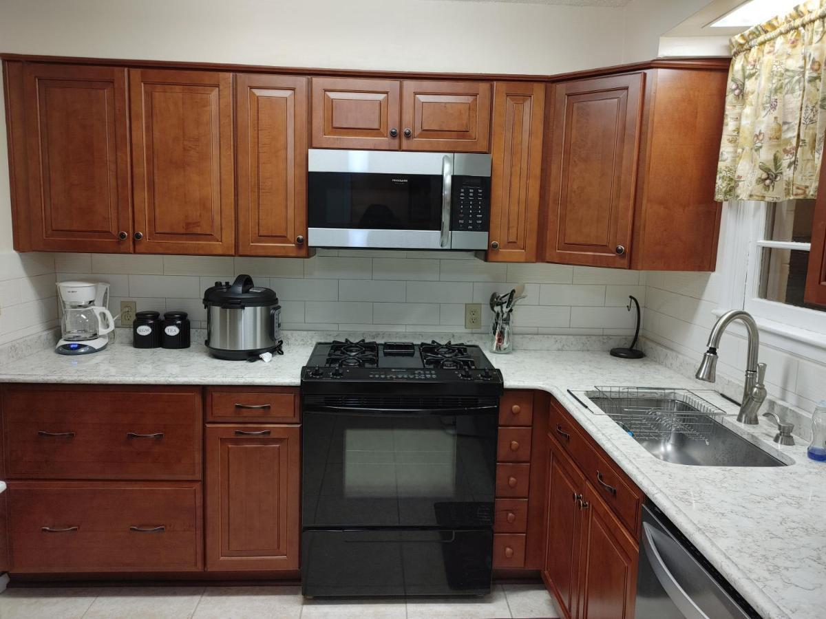 The Kind House Hosting, Low Monthly Rates, Traveling Nurses, Fletc, & Travelers! Брансуик Экстерьер фото